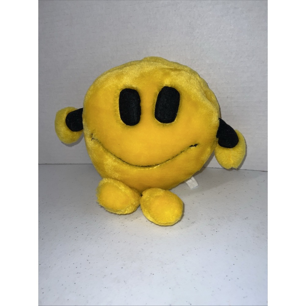 VTG 1990s Rhode Island Novelty Smile Face Plush Emoji Face Yellow Stuffed Toy 9"